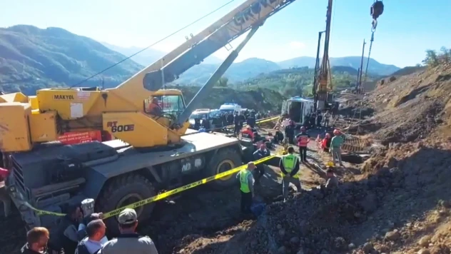 Kuyuya düşen işçi hayatını kaybetti