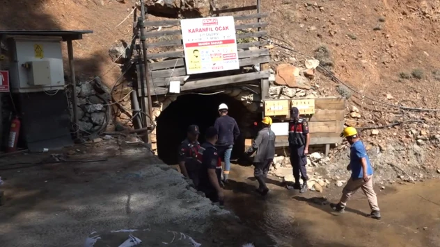 Madendeki göçükte mahsur kalan 2 işçiye hala ulaşılamadı