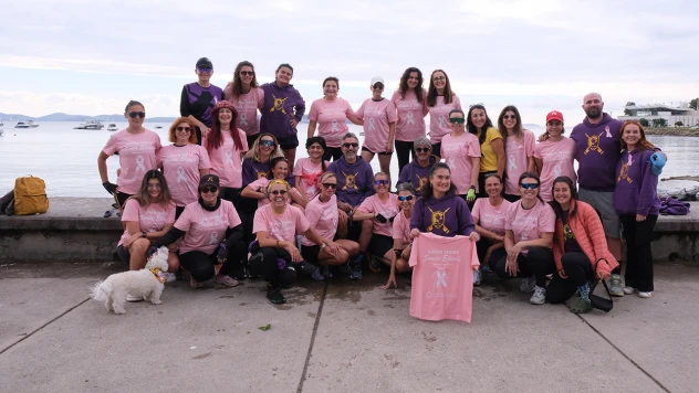 Meme kanserini yenen kadın sporcular kürek çekti