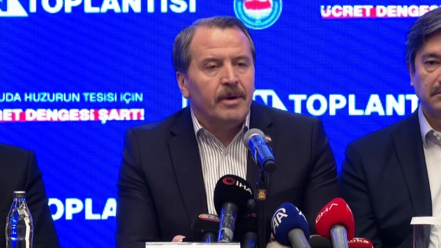 Memur-Sen Genel Başkanı Yalçın, basın toplantısı düzenledi