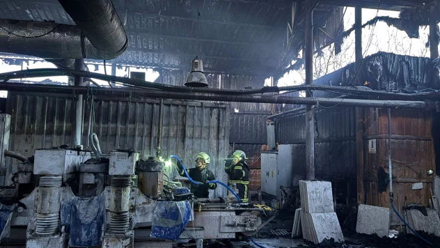 Mermer fabrikasında çıkan yangın söndürüldü