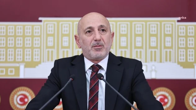 Milletvekili Ali Öztunç, 'Kâğıt üzerinde büyüyoruz, halkın geliri küçülüyor'