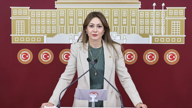 Milletvekili Karakoç Dora'dan itfaiyecilerin özlük haklarına ilişkin açıklama