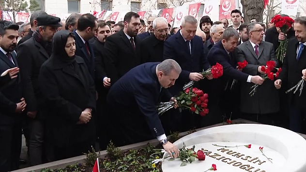 Muhsin Yazıcıoğlu, BBP'nin 33. kuruluş yıl dönümünde kabri başında anıldı