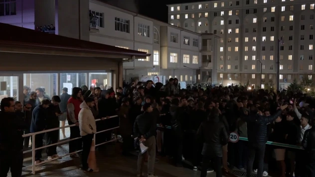 Öğrenci yurdunda su kesintisi protestosu