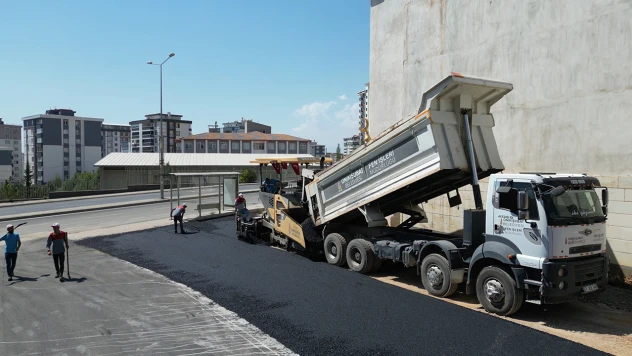 Onikişubat Belediyesi'nden 5 bin tonluk asfalt hamlesi