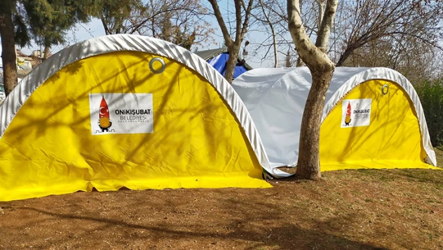 Onikişubat Belediyesi'nden bin aileye çadır desteği