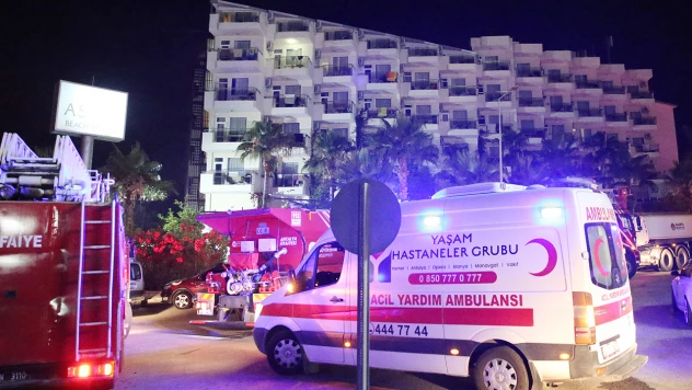 Otelde yangın! 2 kişi hastaneye kaldırıldı