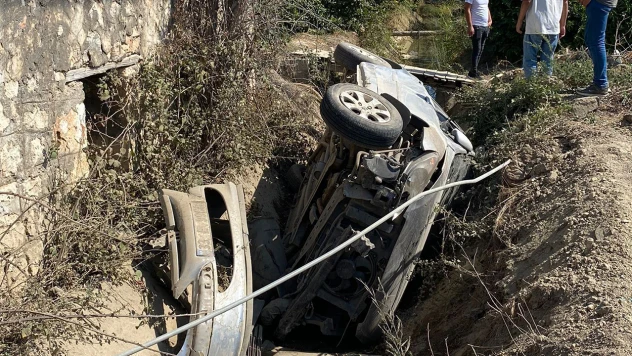 Otomobil ile motosiklet çarpıştı! 1 kişi öldü, 2 kişi yaralandı