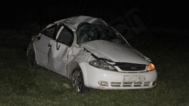 Otomobil şarampole yuvarlandı: 1 ölü, 4 yaralı