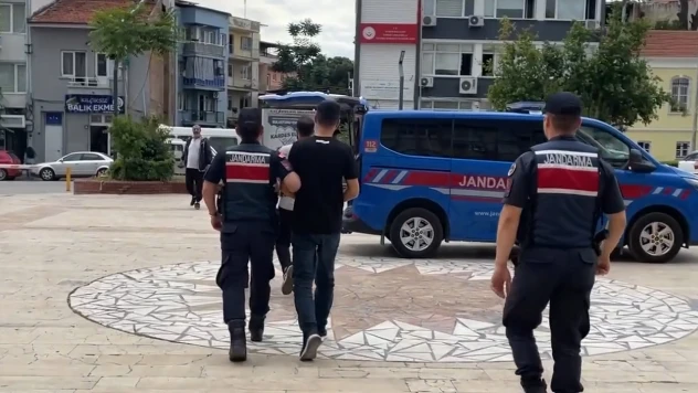 Otomobile tabancayla ateş eden 4 şüpheli tutuklandı