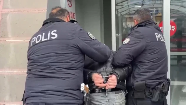 Otomobilin çarptığı 3 yaya hayatını kaybetti