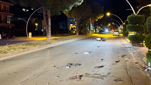 Otomobille çarpışan motosikletin sürücüsü öldü