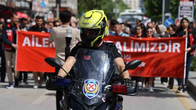 Özel bireylerin sessiz yürüyüşü!