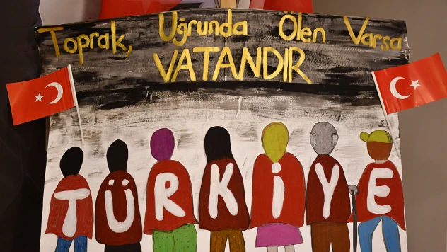 Özel gereksinimli çocukların yaptığı resimler sergilendi