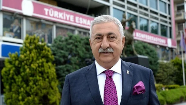 Palandöken, 'Okul alışverişleri için en az 10-12 bin lira masraf gerekiyor'