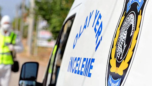 Park halindeki hafif ticari araçta 2 genç ölü bulundu