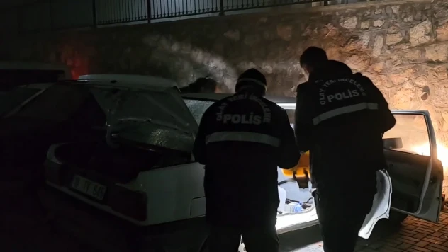 Park halindeki otomobile silahlı saldırı