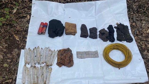 PKK/KCK'lı teröristlere ait patlayıcı ve yaşam malzemeleri ele geçirildi