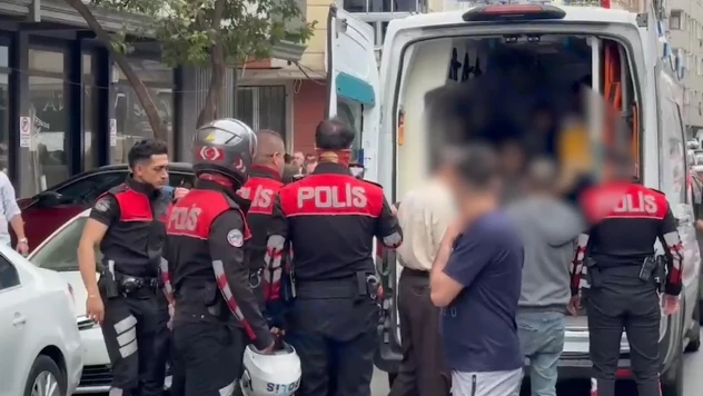 Polise bıçaklı saldırı girişimi!