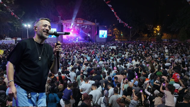 Resul Dindar, Kahramanmaraş Ağustos Fuarı'nda Karadeniz fırtınası estirdi