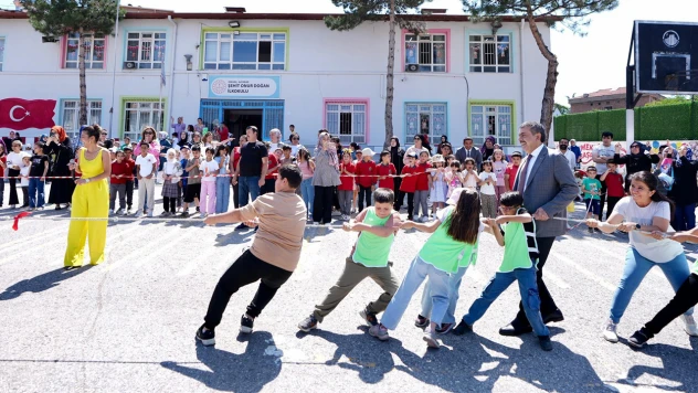 Robot yetiştirmiyoruz, çocuk yetiştiriyoruz