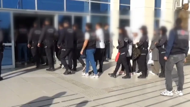 Rüşvet ve kaçakçılık operasyonunda 10 zanlı tutuklandı