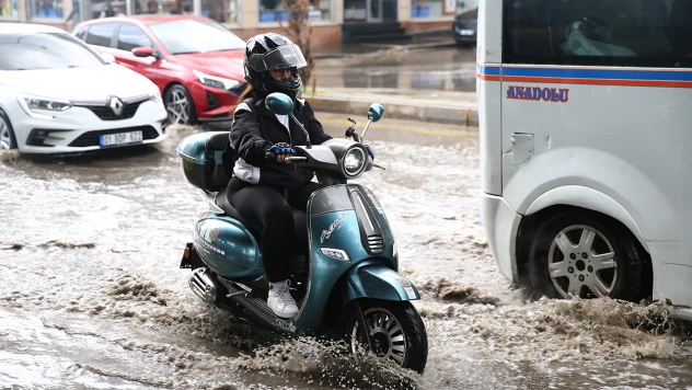 Sağanak hayatı olumsuz etkiledi
