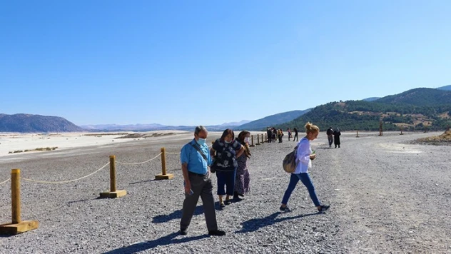 Salda Gölü'nün Beyaz Adalar bölgesinde göle ve plaja giriş kapatıldı