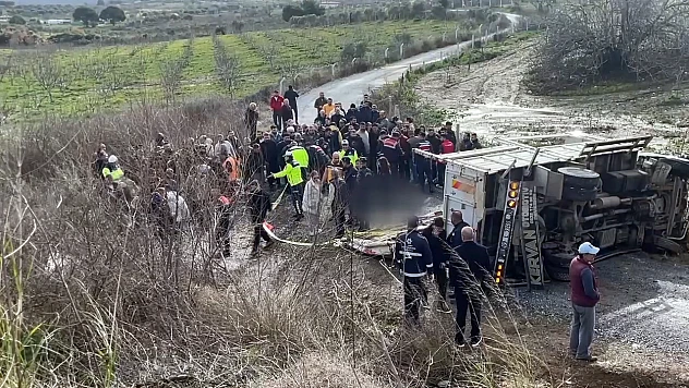 Şarampole devrilen kamyondaki 1 kişi öldü, 2 kişi yaralandı