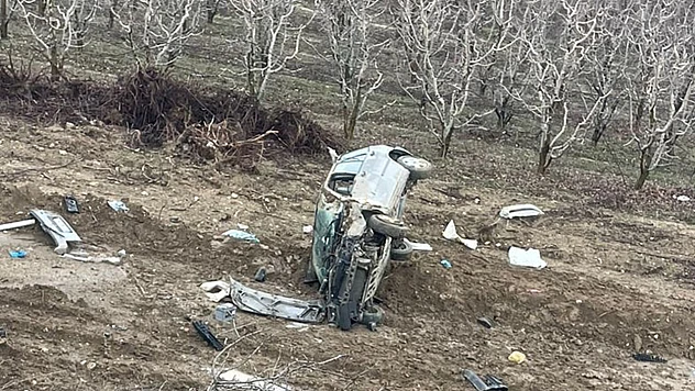 Şarampole devrilen otomobilde 1 kişi öldü, 1 kişi yaralandı