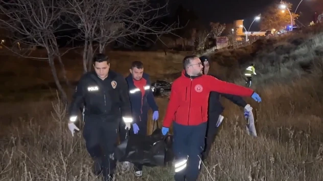 Şarampole devrilen otomobildeki 2 kişi öldü, 1 kişi yaralandı