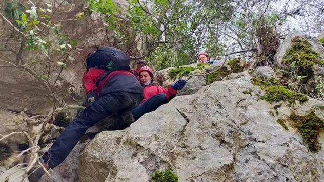 Sarp arazide mahsur kalan 2 Rus kurtarıldı