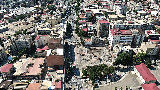 Şehir Meydanı'ndaki çalışmalar devam ediyor