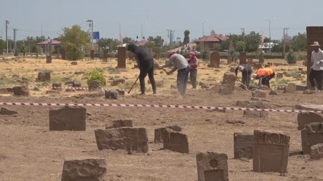 Selçuklu Meydan Mezarlığı'nda ortaya çıkarılan mezar sayısı 10 bini aştı