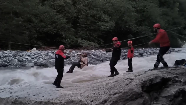 Selde mahsur kalan kadın 3 gün sonra kurtarıldı