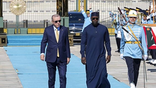 Senegal Başbakanı Sonko Cumhurbaşkanlığı Külliyesinde