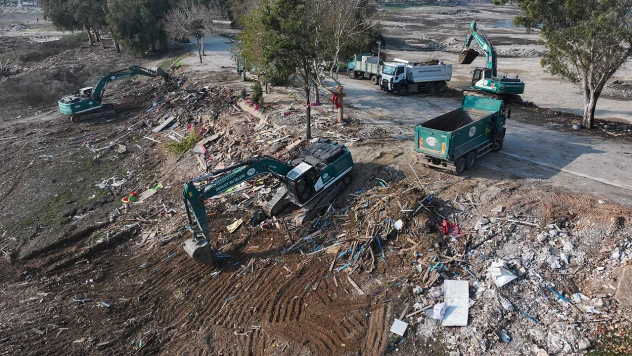 Seyhan Barajındaki kaçak yapıların yıkımı tamamlandı