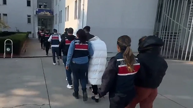 Siber suçlara yönelik operasyonlarda iki haftada 188 şüpheli yakalandı