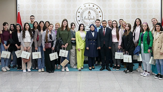 Sırbistanlı üniversite öğrencilerinden, MEB'e ziyaret