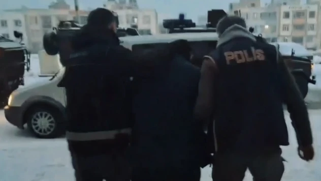 Sosyal medyadan DEAŞ'ı öven paylaşım yapan 8 zanlı tutuklandı