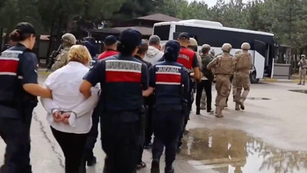 Suç örgütlerine Mahzen Operasyonu: 42 şüpheli yakalandı