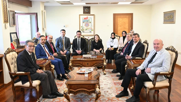 Tarım ve Köyişleri Eski Bakanı Güçlü'den KSÜ Rektörü Yasım'a anlamlı ziyaret