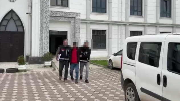 Tartıştığı eşini bıçakla öldürdü