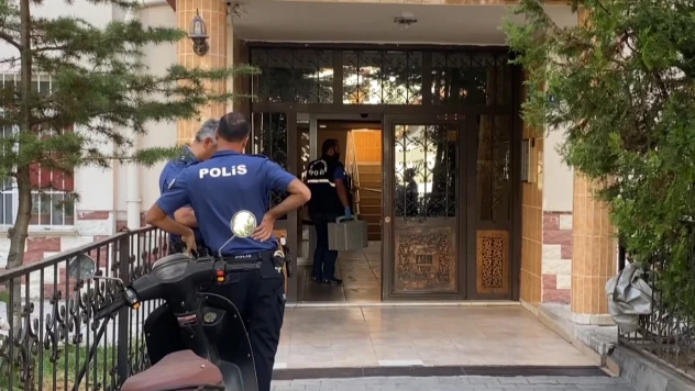 Tartıştığı kişi tarafından bıçaklanan apartman görevlisi öldü