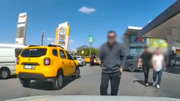 Trafikte tartışan sürücünün ehliyetine el konuldu