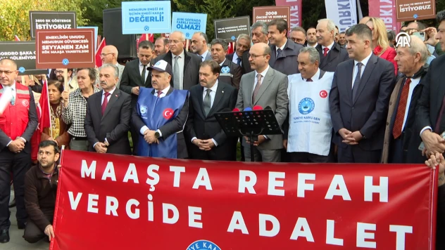 Türkiye Kamu-Sen'den memur ve emeklilere ek zam talebi