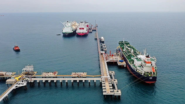 Türkiye'nin ilk yerli ve milli FSRU gemisi Ertuğrul Gazi 8 yaşında