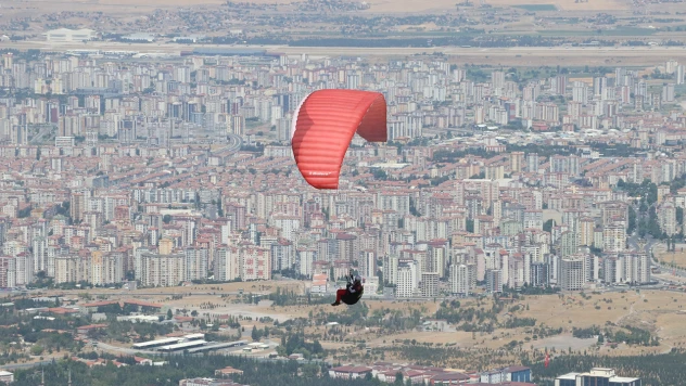 Türkiye Yamaç Paraşütü Şampiyonası sürüyor