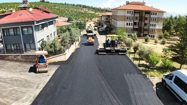 Türkoğlu'nda daha konforlu ulaşım için Büyükşehir sahada